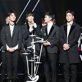 뉴이스트 W
